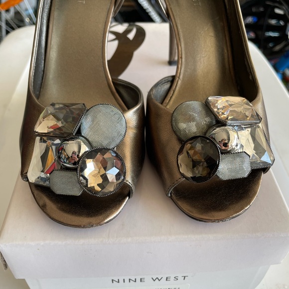 Nine West shoes pewter (6.5M) - Picture 1 of 6